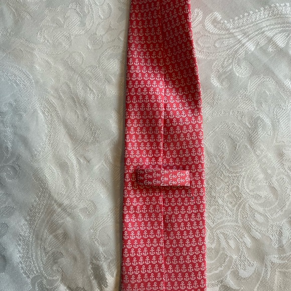 Men’s Tie Salmon w white anchors - Picture 3 of 3